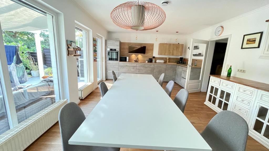 Apartment Fuer Familien Und Gruppen In Seenaehe Mit Garten